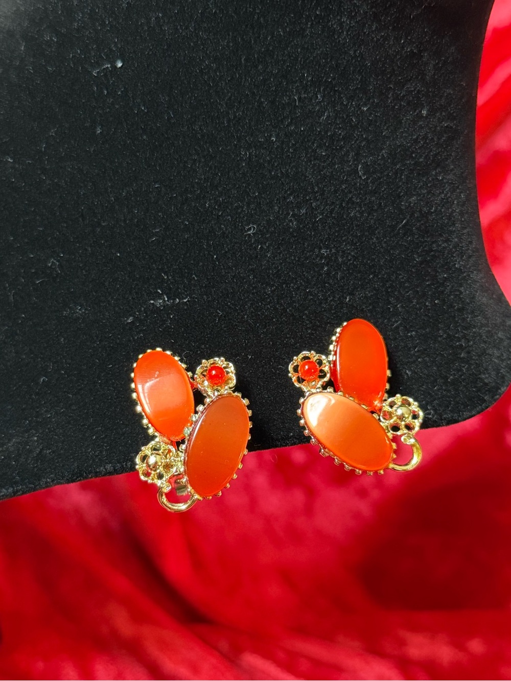 Vintage Gold-Tone Filigree Cluster Clip-On Earrings
